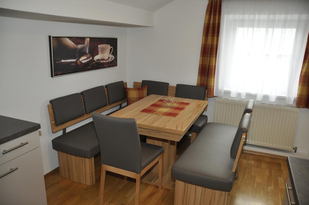 Flierelerhof Apartment Arzl im Pitztal Ruang foto
